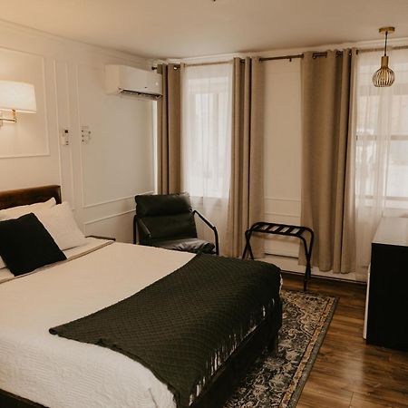 The Brooks Hotel Restaurant And Lounge ウォレス エクステリア 写真