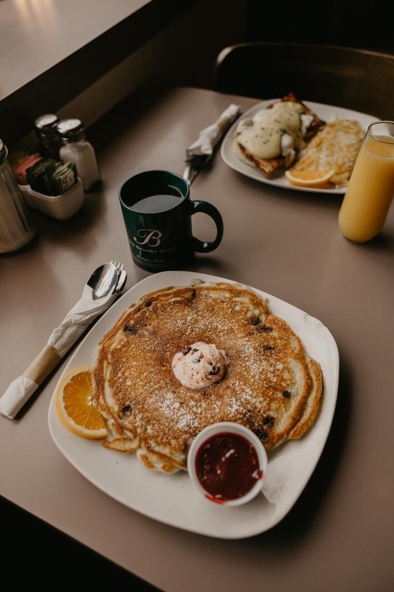 The Brooks Hotel Restaurant And Lounge ウォレス エクステリア 写真