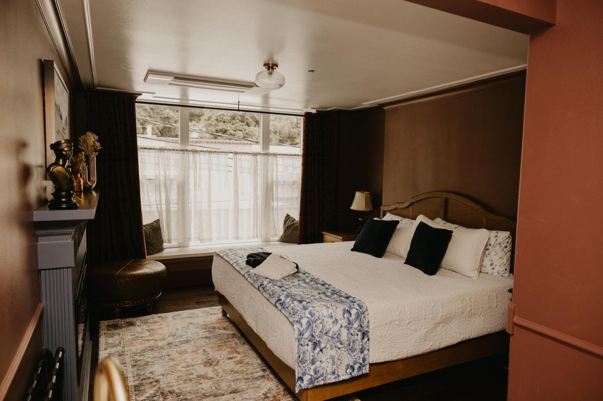 The Brooks Hotel Restaurant And Lounge ウォレス エクステリア 写真
