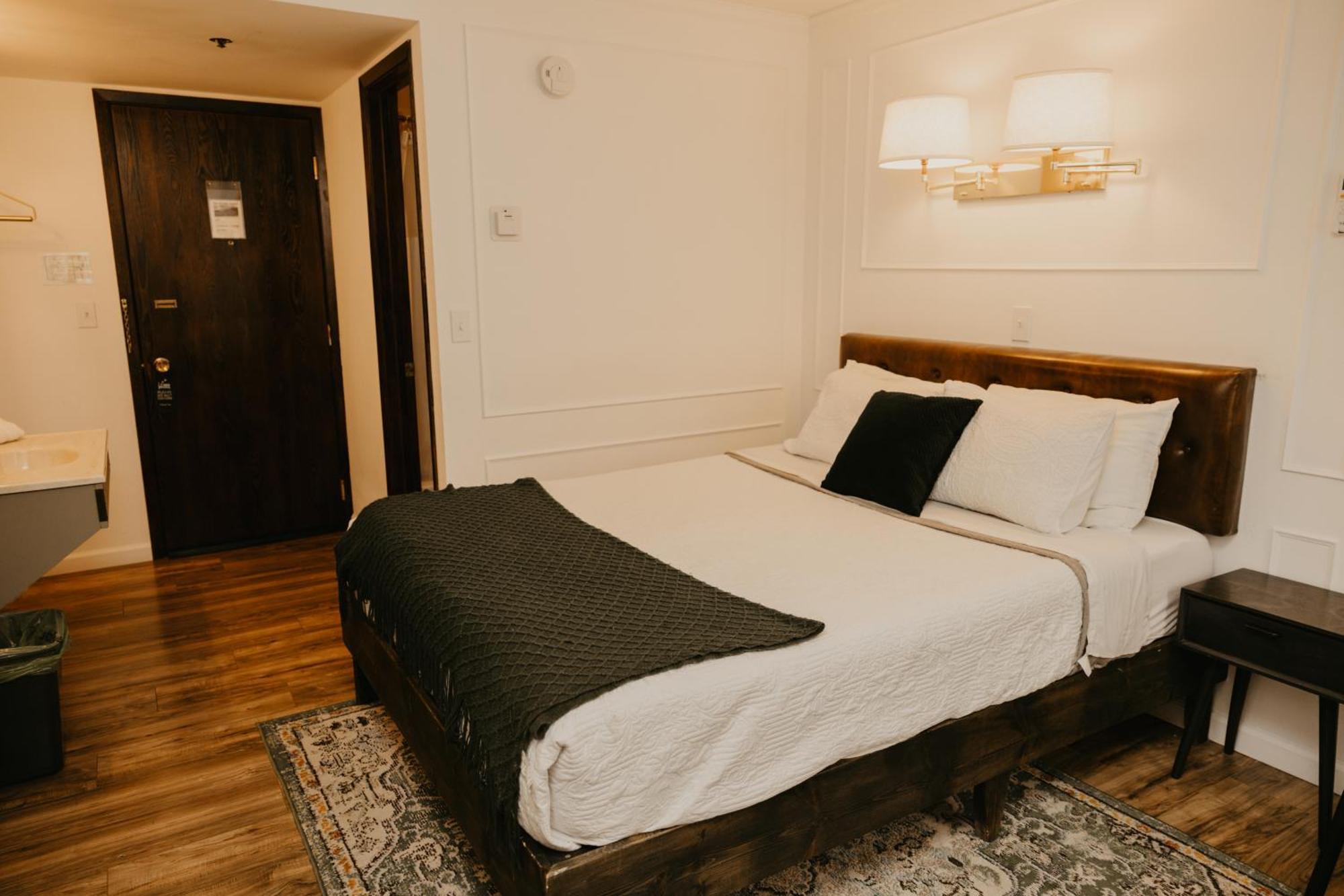 The Brooks Hotel Restaurant And Lounge ウォレス エクステリア 写真
