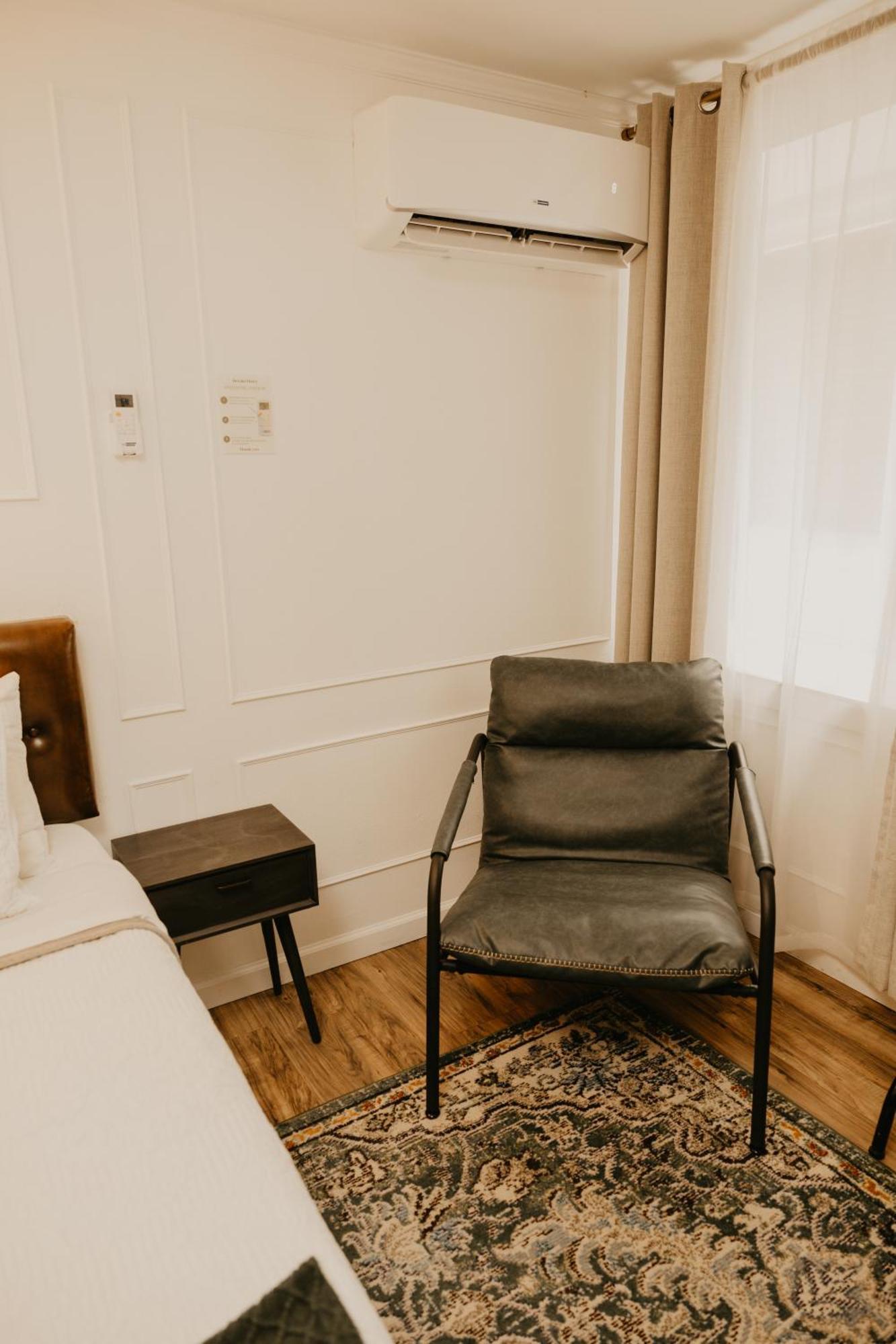 The Brooks Hotel Restaurant And Lounge ウォレス エクステリア 写真