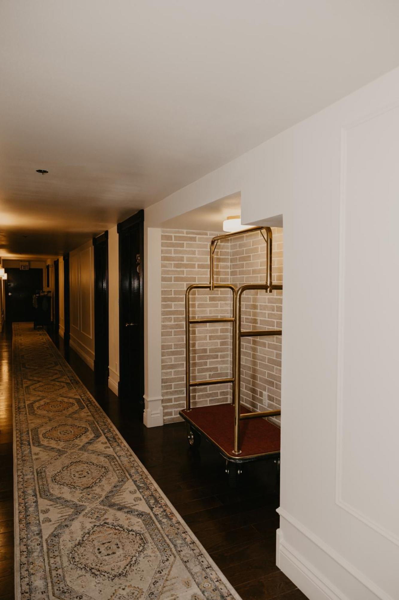 The Brooks Hotel Restaurant And Lounge ウォレス エクステリア 写真